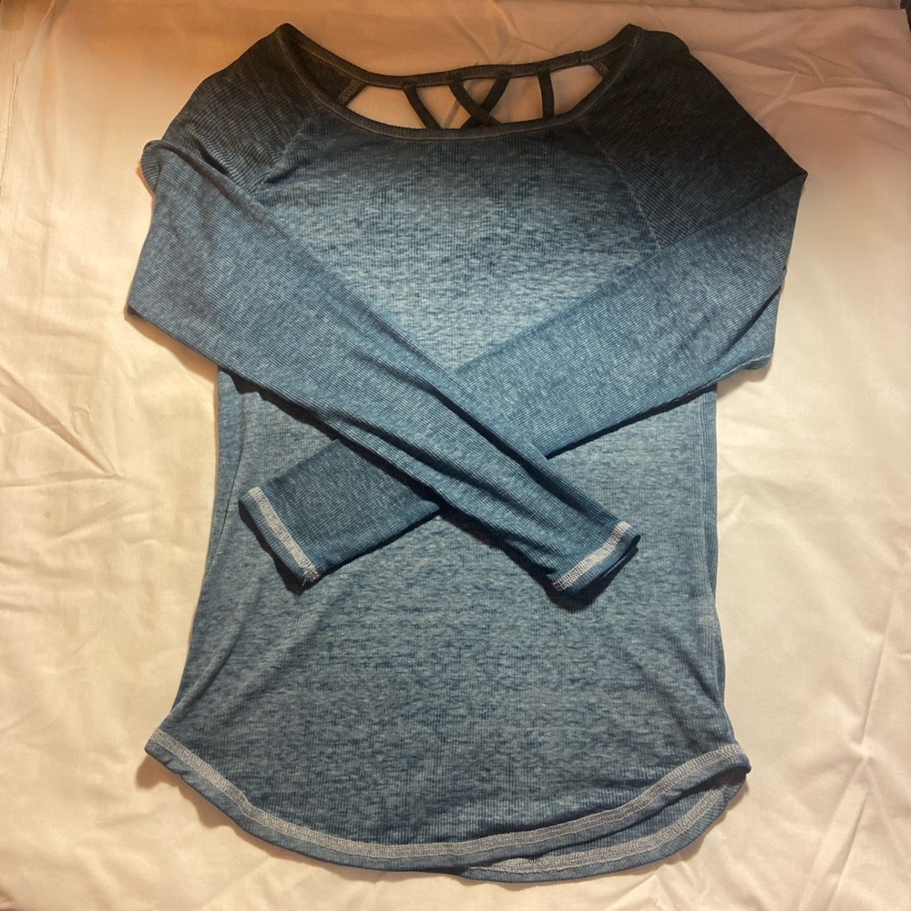 Long sleeve light weight tee